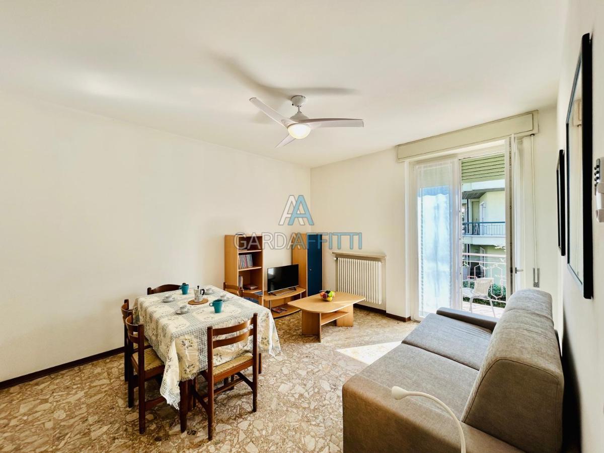 Ares Apartment - Vicino Al Lago Di Garda E Alla Stazione Treno Desenzano del Garda Luaran gambar