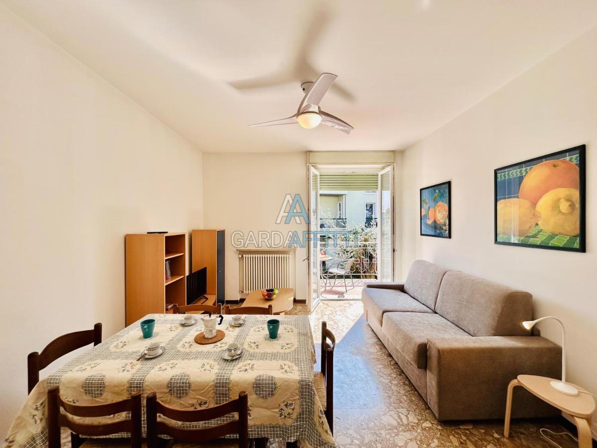 Ares Apartment - Vicino Al Lago Di Garda E Alla Stazione Treno Desenzano del Garda Luaran gambar