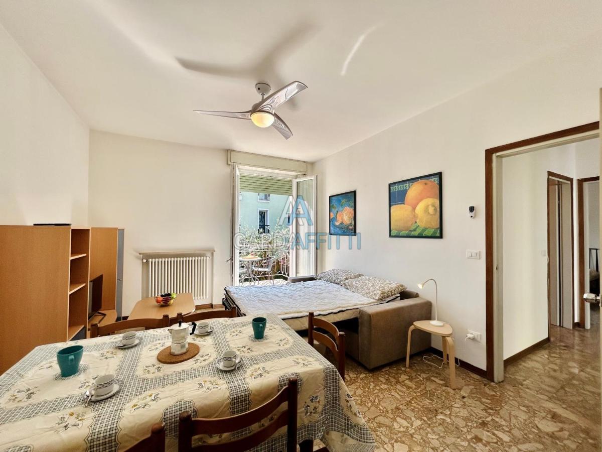 Ares Apartment - Vicino Al Lago Di Garda E Alla Stazione Treno Desenzano del Garda Luaran gambar