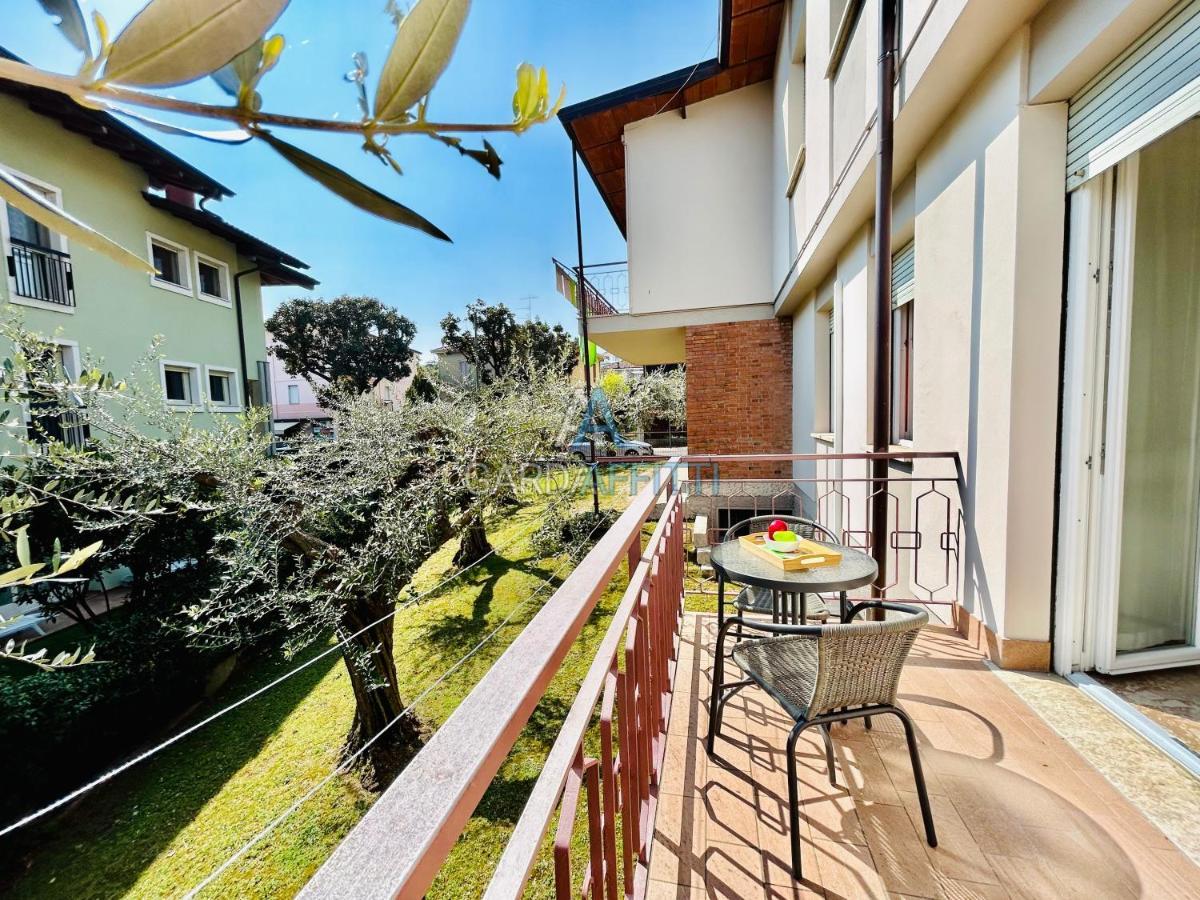 Ares Apartment - Vicino Al Lago Di Garda E Alla Stazione Treno Desenzano del Garda Luaran gambar