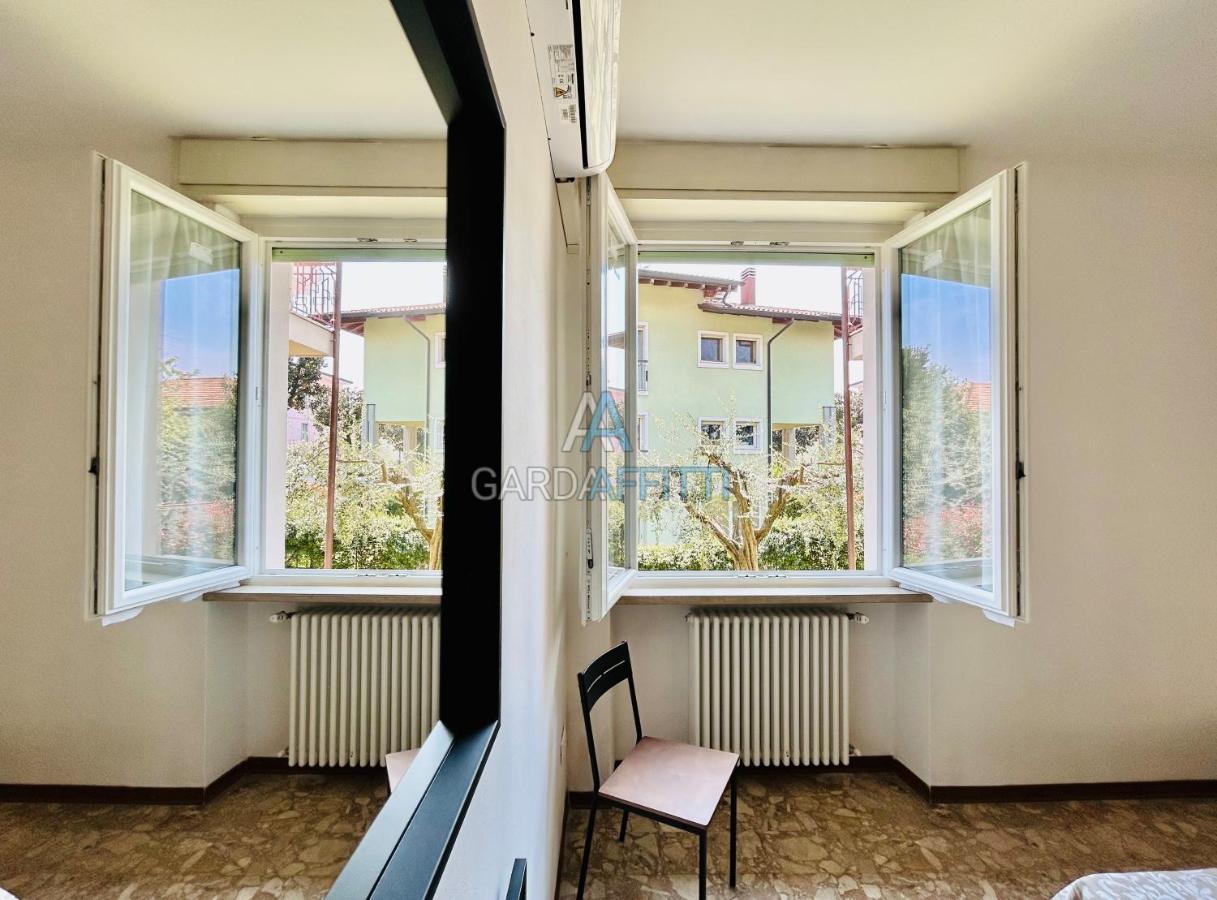 Ares Apartment - Vicino Al Lago Di Garda E Alla Stazione Treno Desenzano del Garda Luaran gambar