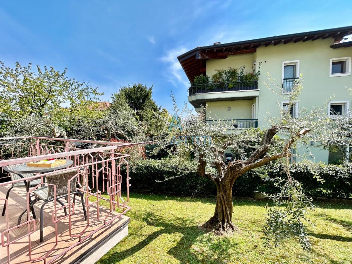 Ares Apartment - Vicino Al Lago Di Garda E Alla Stazione Treno Desenzano del Garda Luaran gambar