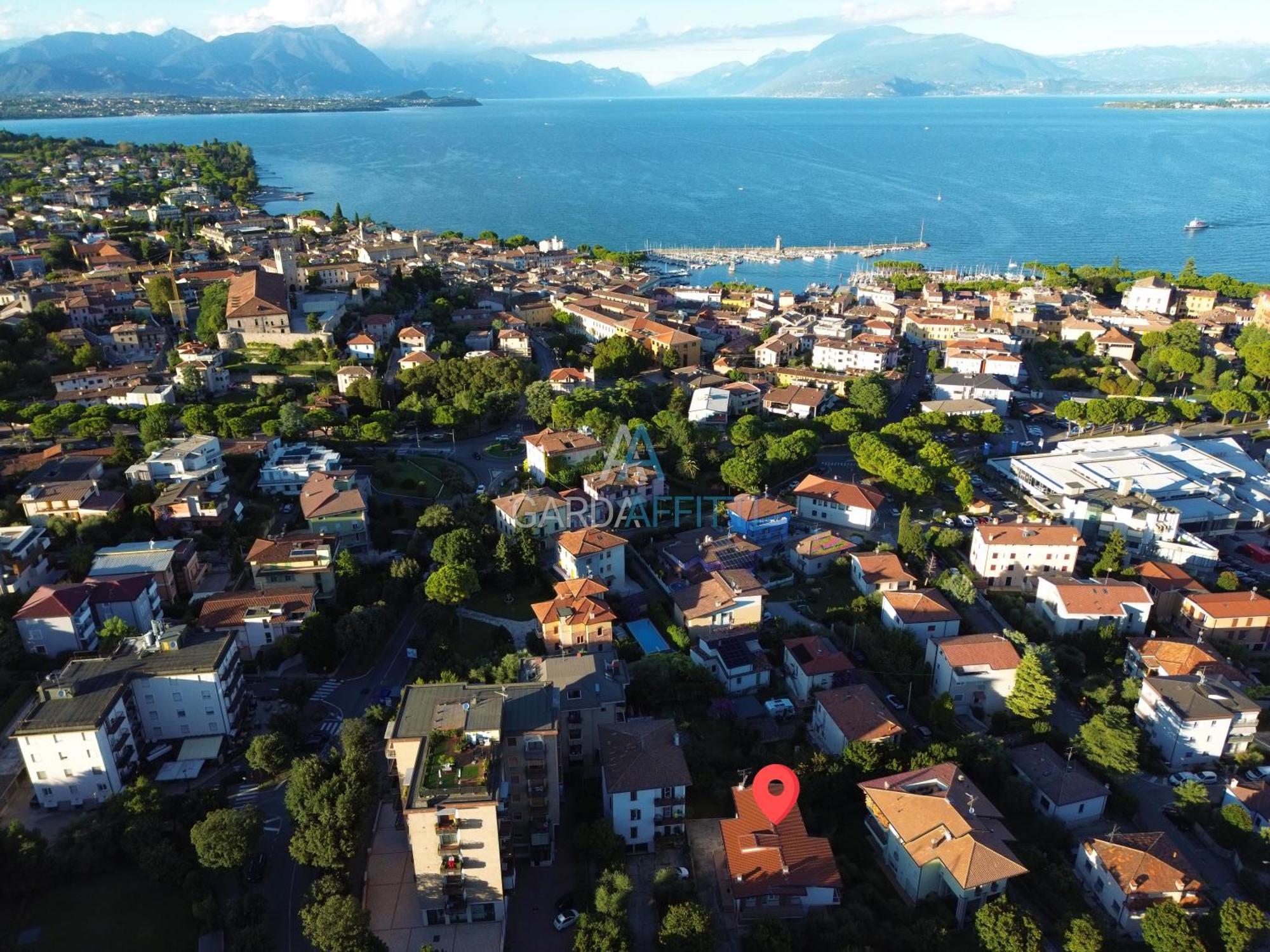 Ares Apartment - Vicino Al Lago Di Garda E Alla Stazione Treno Desenzano del Garda Luaran gambar